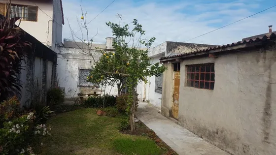 Propiedad A Reciclar Muy Bien Ubicada!!!  Ascasubi 213, Monte Grande.