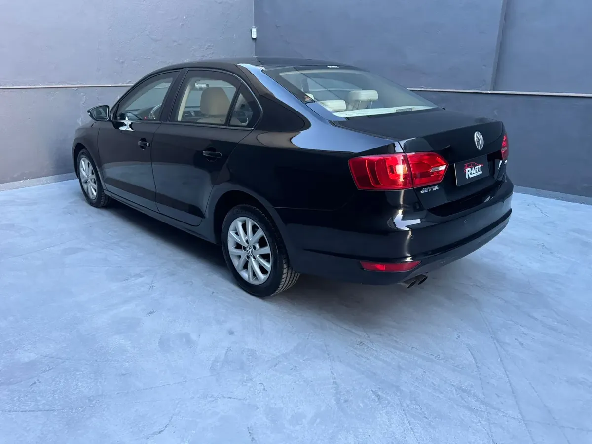 Volkswagen Jetta 2012 2.0 Comfortline Flex 4p Automática — foto 3