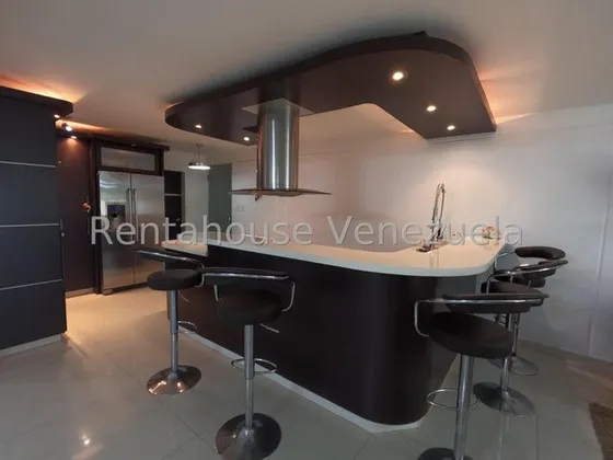 Daniela Linarez Vende Casas Encantadora En Zona De Mayor Demanda Del Este De Barquisimeto Distribucion Perfectamente Planificada Espacios Modernos Y Elegates Con Todos Los Servicios Basicos Comunicate