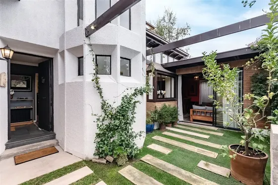 Casa En Venta De 5 Dorm. En Lo Barnechea