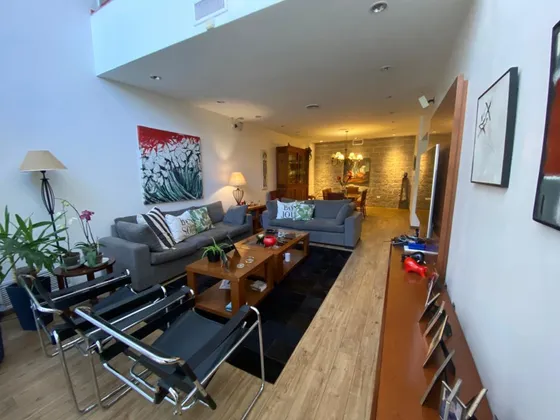 Venta Casa De Cuatro Dormitorios Con Amplio Jardín, Parrillero Y Pileta.  Centro, Rosario