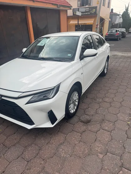 Toyota Yaris 1.5 5p S At Cvt