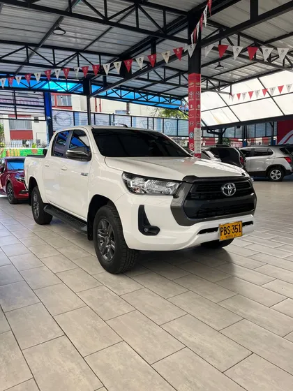 Toyota Hilux 2.4 Diésel 4x4