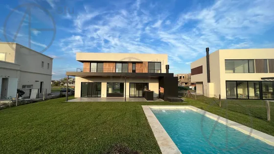 Casa En Alquiler Con 5 Ambientes Y Pileta En Ceibos Puertos