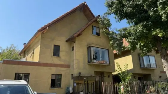 Buena Casa En Condominio 6dorm + 3baños + 3 Estacionamientos