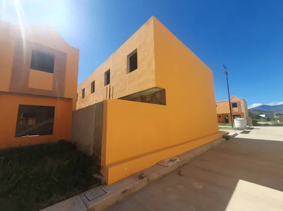 Michelle Vende Town House Las Trinitarias Guacara Rc-f /5