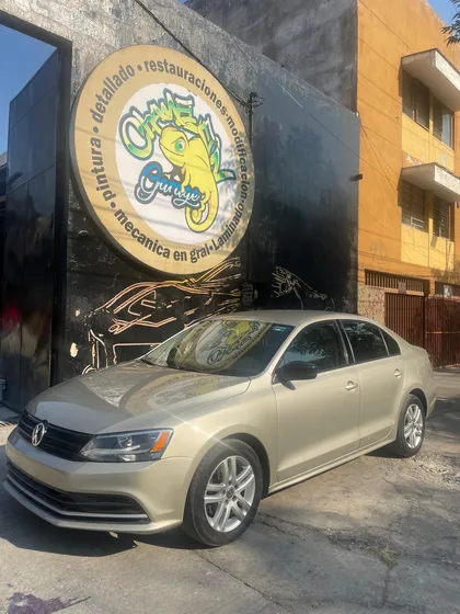 Volkswagen Jetta 2.0 L4 Mt