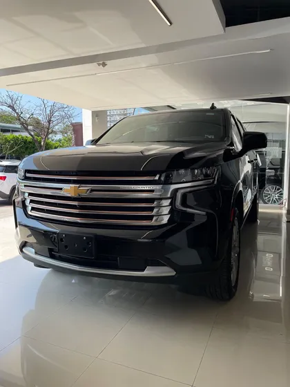 Chevrolet Suburban 6.2 V8 High Country At