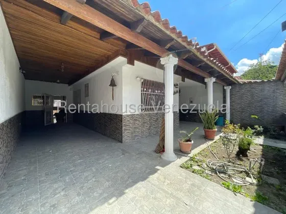 Estupenda Casa En Venta Conjunto Resid. Las Orquídeas, La Victoria 26-11429 Hc