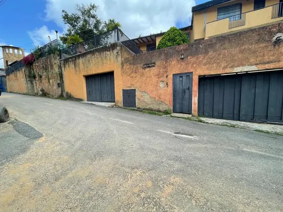 En Venta Casa Baruta, Urbanización Villa Laura (mch)