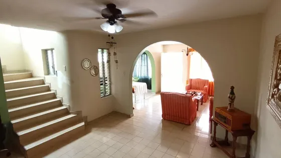 Annic Coronado Vende Confortable Apartoquinta En El Parral De 114 Mts. En Calle Cerrada 261716