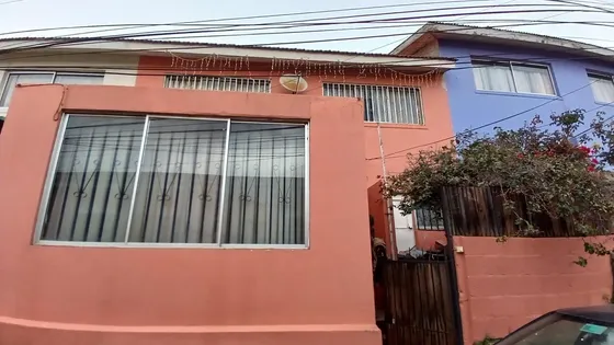 Casa Con Ampliacion, Luminos, Con Cocina Y Refrigerador