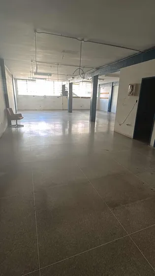 Locales Zona Industrial Boleita Sur