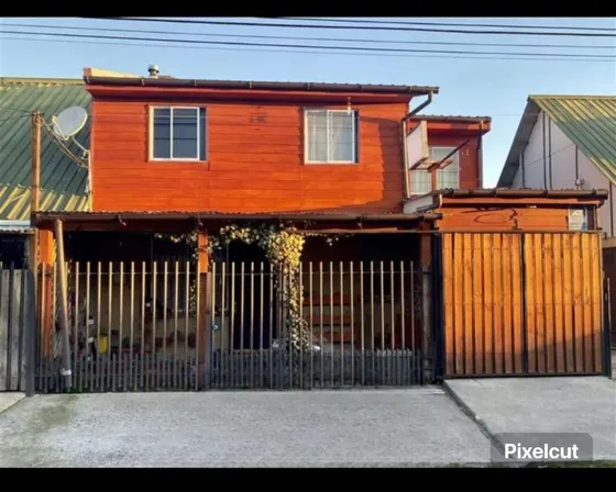 Casa En Venta De 3 Dorm. En Curicó