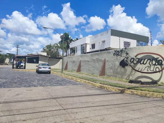 Terreno En La Urb La Lagunita Ve02-1635st-ecam
