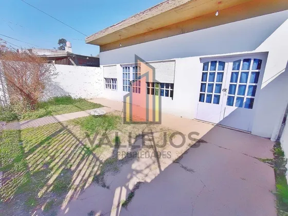 Local Con Parque | Escritura | Propiedad + Fondo De Comercio