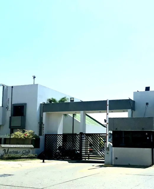 En Venta Amplia Y Comoda Casa De 2 Niveles, Con Muelle, Conj. Res, Marina Club