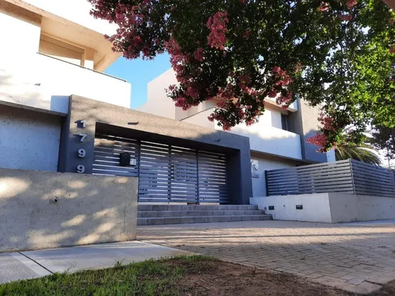 Hermoso Duplex A Metros De Costanera Y El Lago !!