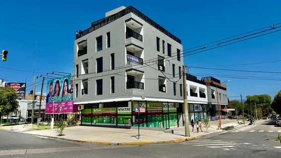 Departamento En Venta 2 Dormitorios, Cochera, Pileta. Villa Carlos Paz