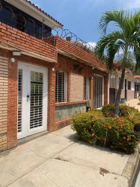 Grabiela R. Vende Casa Urb Trigal Norte. Calle Cerrada 