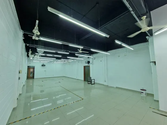 En Alquiler Nave Comercial E Industrial San Carlos