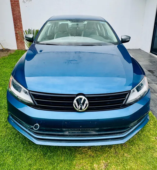 Volkswagen Jetta 2.0 Live At