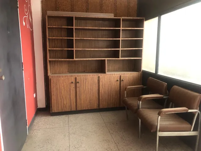 Grabiela R. Vende Oficina Av Bolivar Norte Valencia 