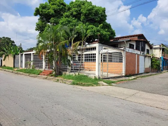 En Venta Casa En El Pueblo De San Diego Con 4 Anexos Y Local