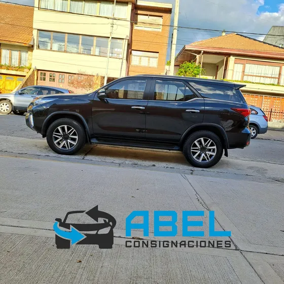 Toyota Hilux Sw4 2.8 Srx 177cv 4x4 7as