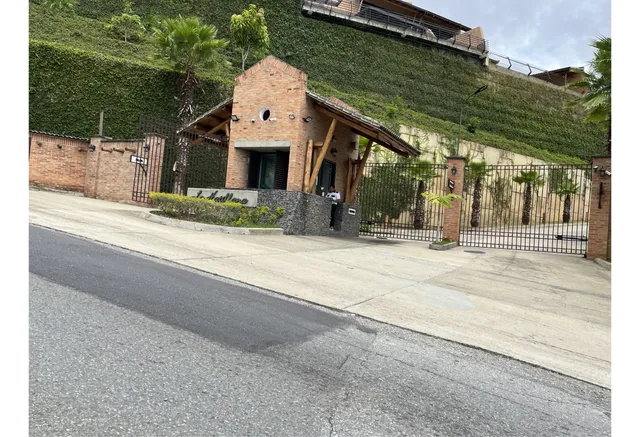 Vendo Casa C:354m2 T:465m2 6h/6b/7p Alto Hatillo, La Hatillana