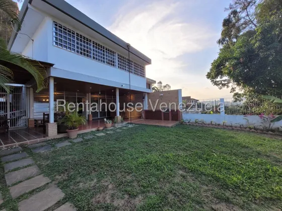 Casa En Venta, Urb. Los Pomelos