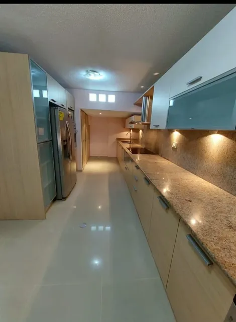 Vendo Tonw House Con Acabados Modernos En Cayo De Agua.