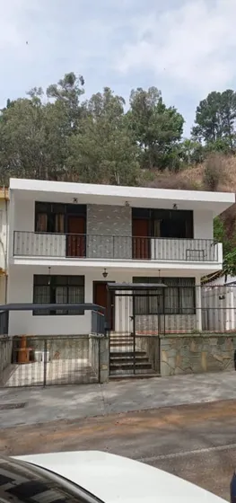 Alquiler De Casa En La Trinidad Municipio Baruta Del Estado Miranda.