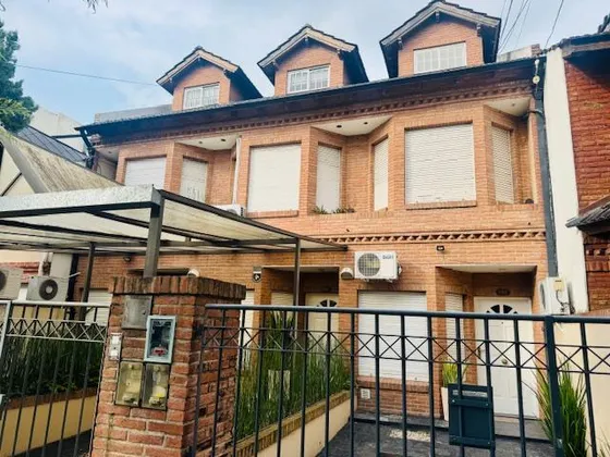 Triplex En Venta 4 Ambientes En Ramos Mejìa