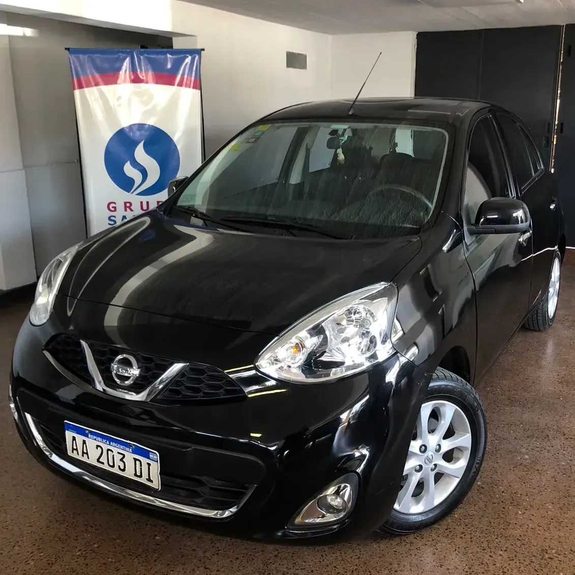 Nissan March 1.6 Advance Media Tech 107 hp