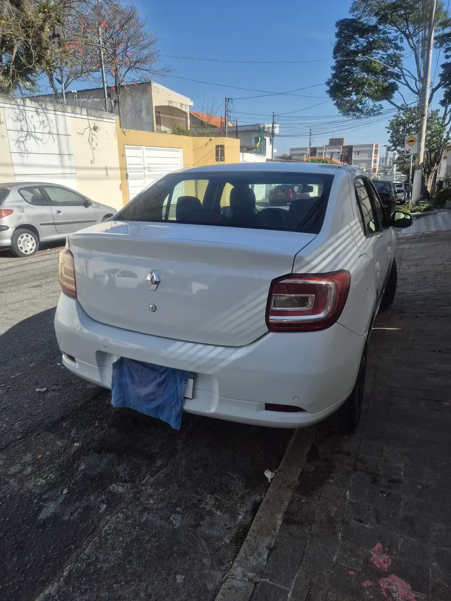 Renault Logan 2017 1.6 Expression Hi-power 4p — foto 4