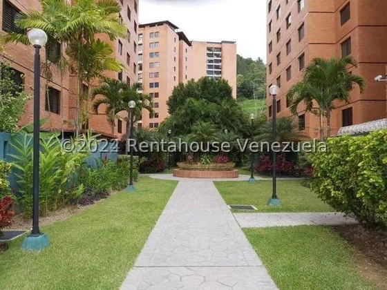 Se Alquila Apartamento En Colinas De La Tahona  