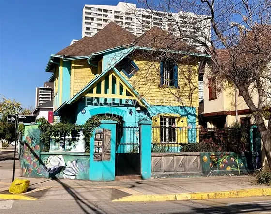 Irarrazaval / Mujica / Metro Santa Isabel