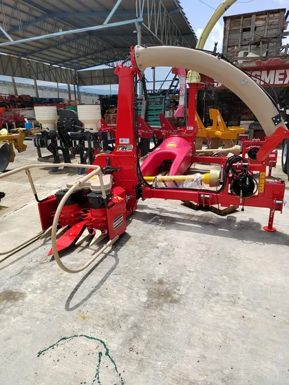 Ensiladora Ftn-1000 Power Area Total Marca Nogueira