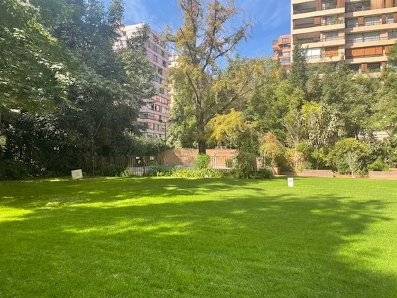 Departamento En Venta De 2 Dorm. En Las Condes