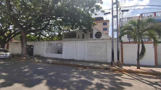 Hermosa Casa En Venta Ubicada En Turmero Urb Los Nísperos Db 23-15655