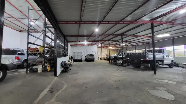 Aym Amplio Galpón Comercial En Venta - Municipio Carrizal / Mls 23-24889