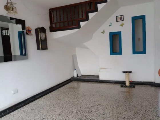 Casa Cerca Al Centro En Zona Comercial