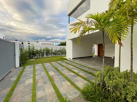 Casa De Venta En Proyecto Cerrado Emporium Dorado