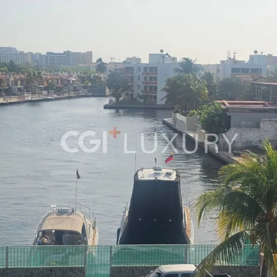 Cgi`+ Luxury Lecheria Vende Bella Casa En La Urbanizaciòn Las Villas 
