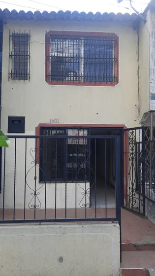 Hermosa Casa En Floralia Con Una Excelente Ubicación 