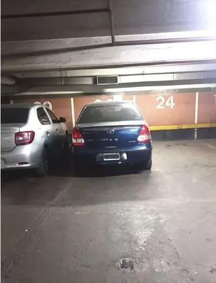 Venta Cochera Fija Y Cubierta En Av Corrientes 820