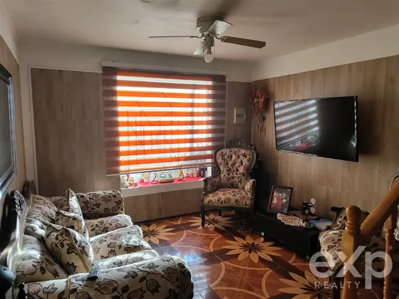 Casa En Venta De Cuatro Dorm. En Villa Alemana Norte