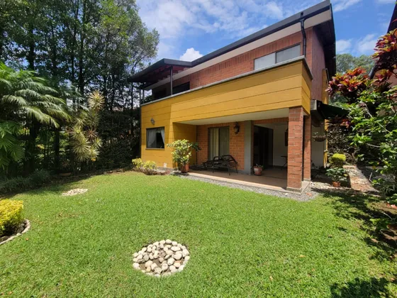 Casa En Venta En La Estrella, Suramérica. Cod V12872