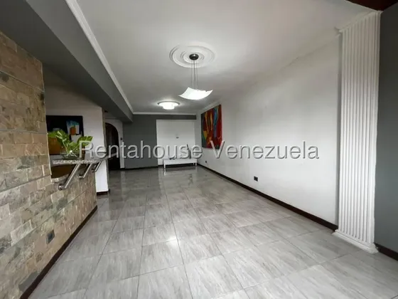 Apartamento En Venta En Santa Lucía Mls #27-2071 Yh